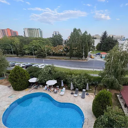 Apartment Emilia Sunny Gardens - Cozy Seaside Pool *