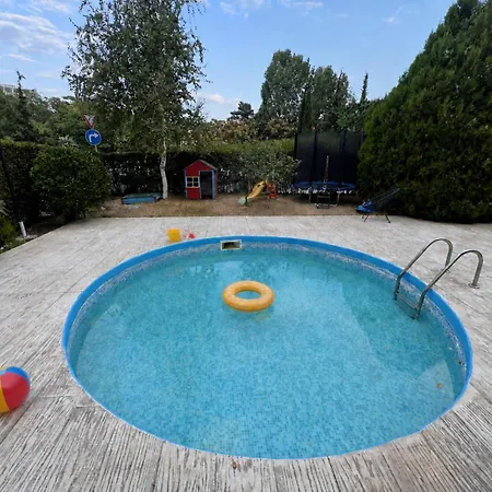 Emilia Sunny Gardens - Cozy Seaside Pool Apartment *
